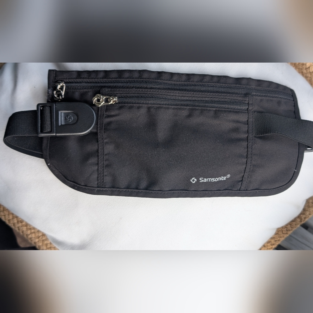 Samsonite Black Belt‎ Bag